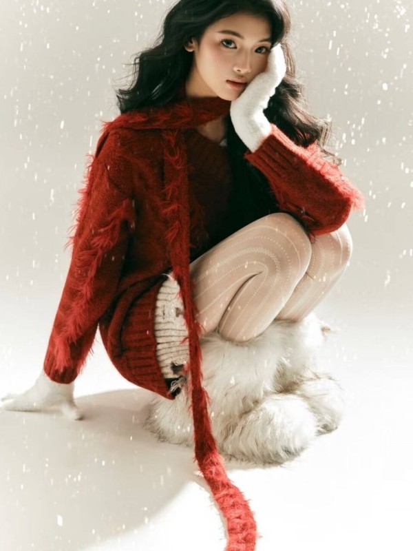2025 New Red Sweater Art Photo - Photography Of The Year recension och pris